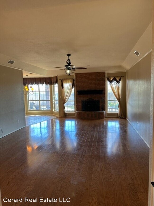 Foto del edificio - 3 br, 2 bath House - 6441 BAY HILL DR