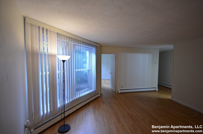 Building Photo - 6 Gerald Rd