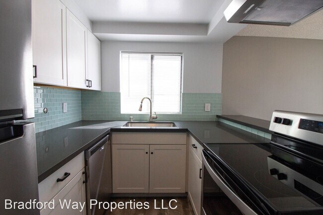 Building Photo - 1356 Alki Ave SW