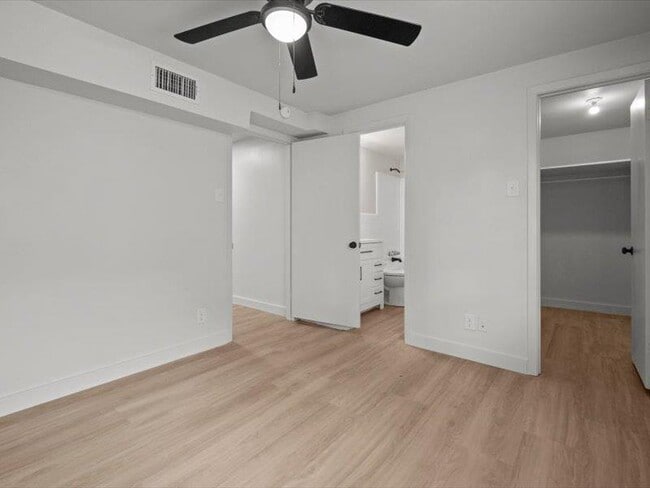 Foto del edificio - 525 W Houston St