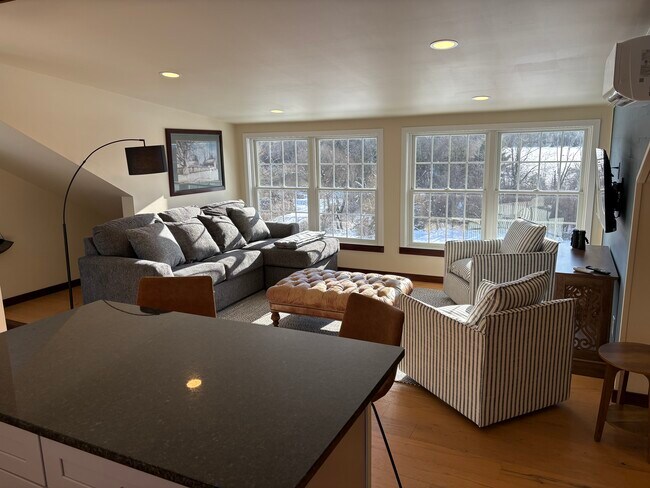 Foto del edificio - 1630 Round House Rd