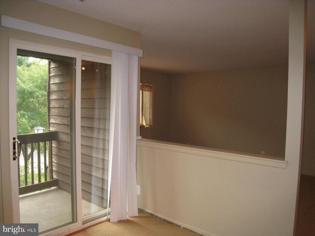 Building Photo - 2211 Sayre Dr