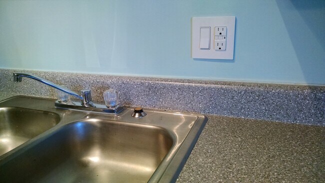 Foto del edificio - Renovated 2BR/1BA Condo – Prime UTK Location!