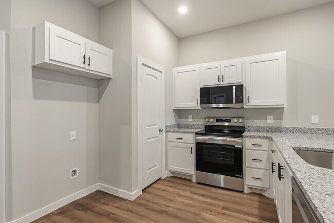 Building Photo - Modern 3-Bed Duplex at Sandy Creek Townhomes – Available Feb 2