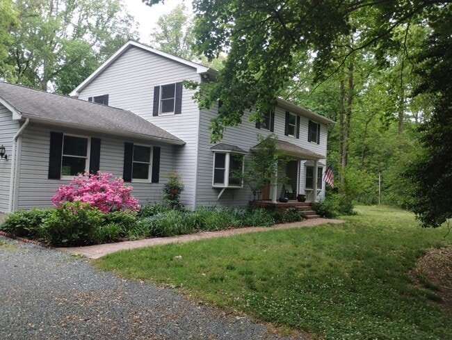 Foto del edificio - 12054 Greensboro Rd