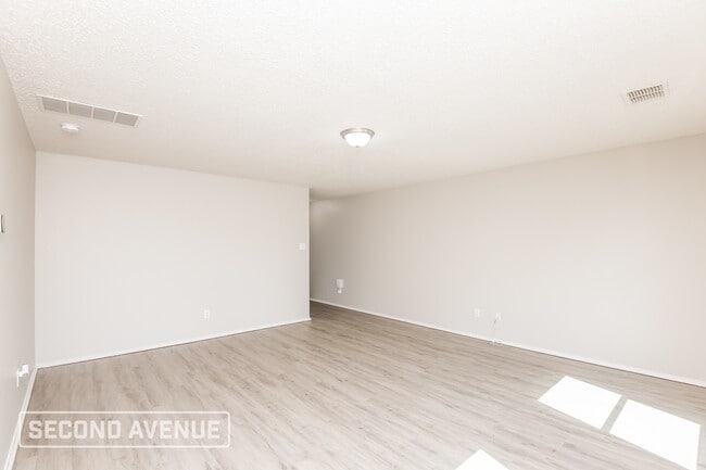 Foto del edificio - 4845 Waterford Dr