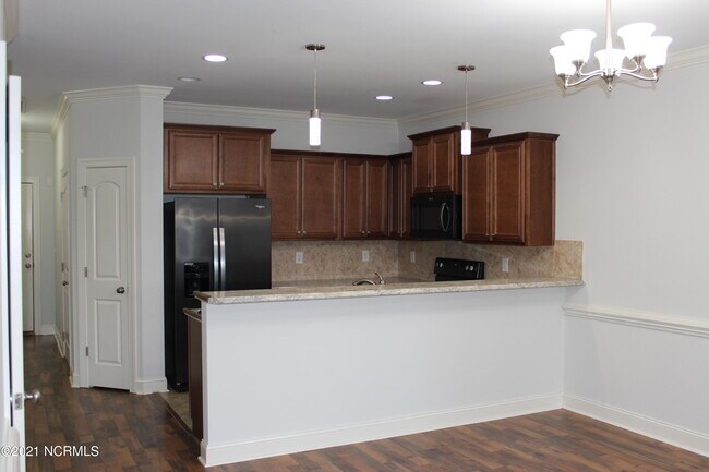 Building Photo - 1700 Cambria Dr
