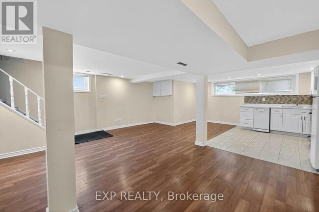 Building Photo - 3567 Queenston Dr