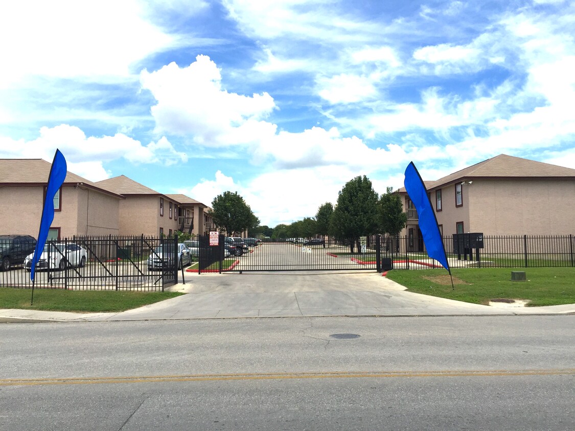 Primary Photo - The Palm Tree Apartments