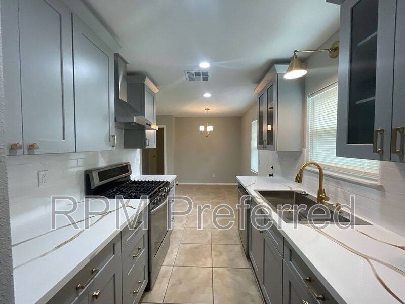 Foto principal - 6601 Underhill St