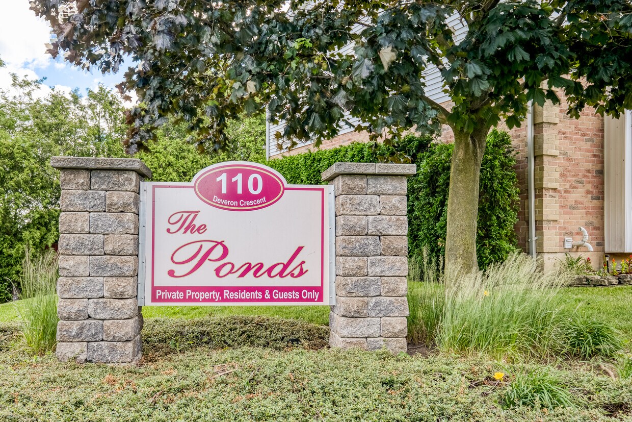 Photo principale - SPACIOUS THREE BEDROOM TOWNHOME IN POND MILLS AREA