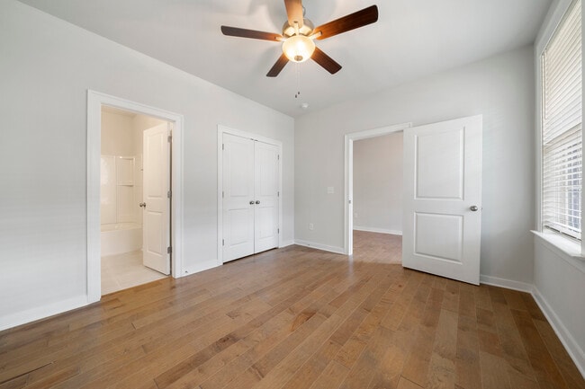 Building Photo - 811 Snider Walk NE