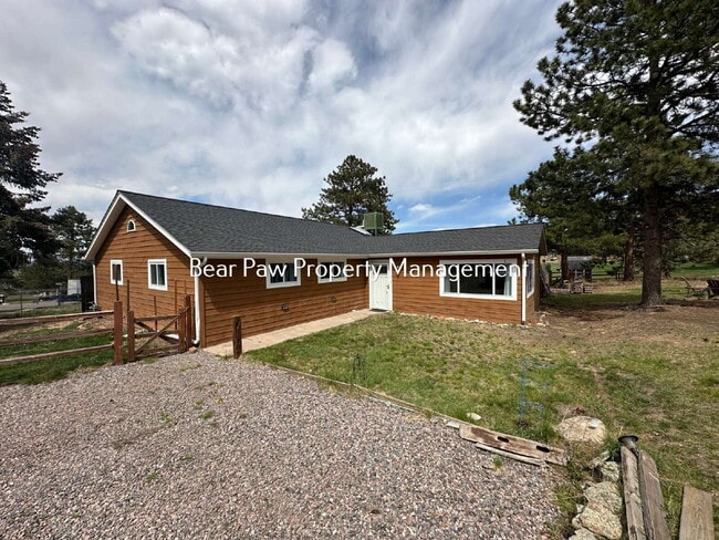 "Charming 3-Bedroom Retreat in Scenic Evergreen! - "Charming 3-Bedroom Retreat in Scenic Evergreen! Apartment
