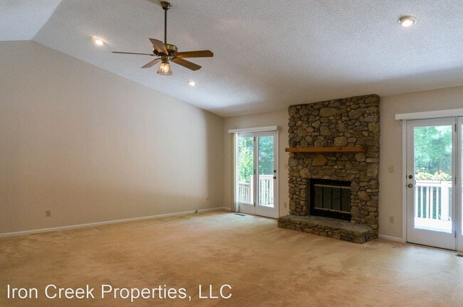 Foto del edificio - 2 br, 2 bath House - 22 Glen Crest Dr