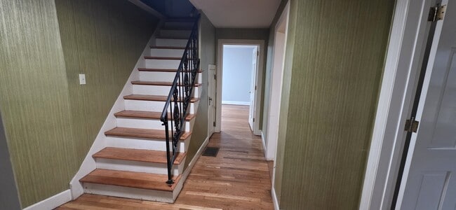 Foto del edificio - 3410 E Main St