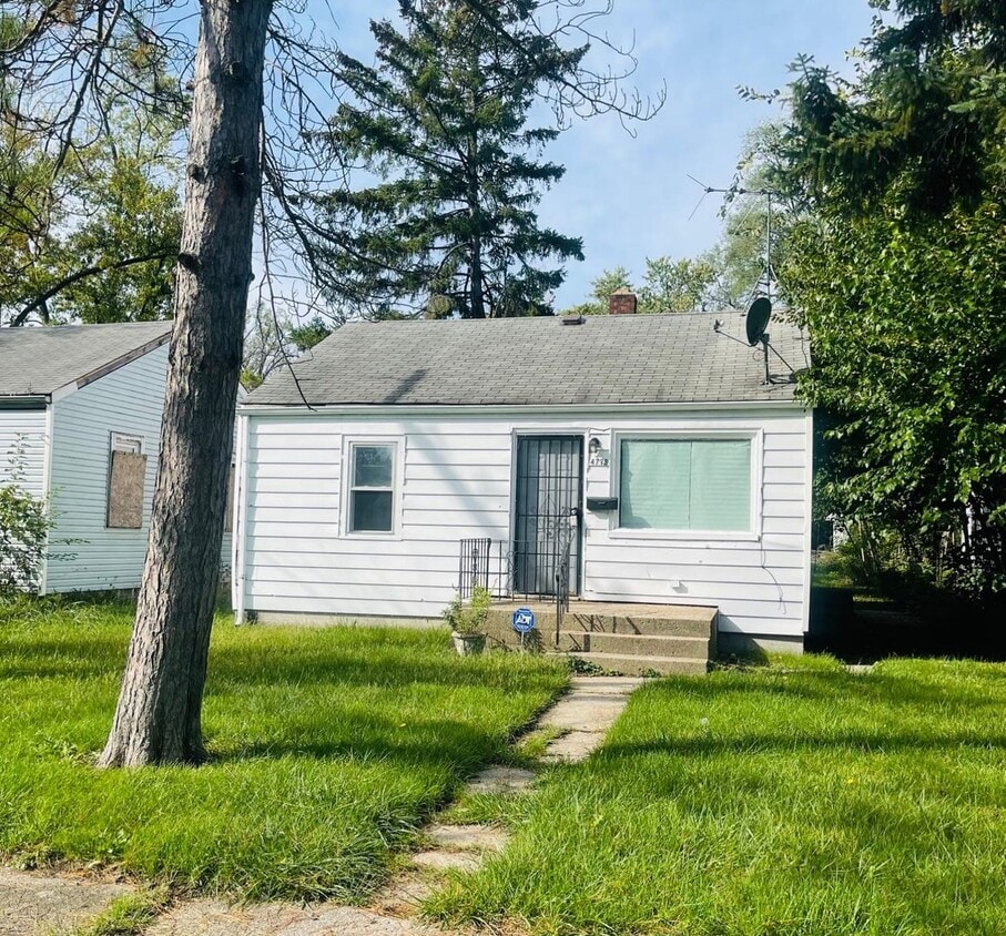 Primary Photo - One Level VERY updated Home with (1) Car G...