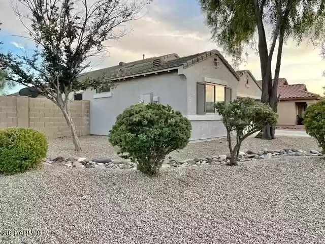 Building Photo - 765 E Palomino Way