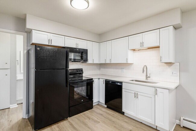 Foto del edificio - 639 Riverview Dr