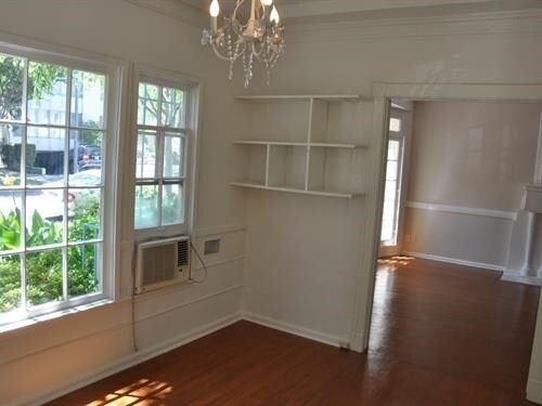 Building Photo - 230 S Reeves Dr