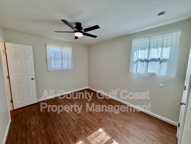 Building Photo - 1023 Lillian St