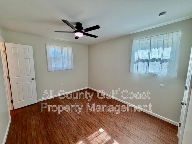 Foto del edificio - 1023 Lillian St