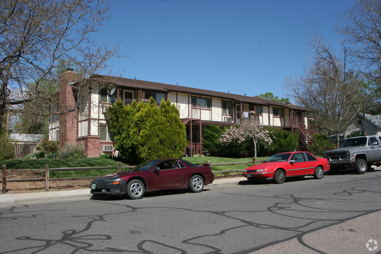 Primary Photo - 2815 Ames St