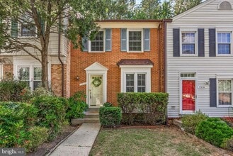 Building Photo - 7918 Pebble Brook Ct
