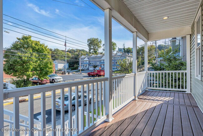 Building Photo - 76 Miller St