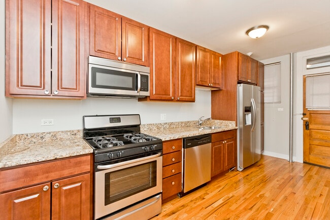 Building Photo - 5075 N Wolcott Ave