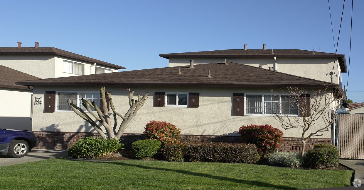 Foto principal - 3270-72 74 Anita Ct