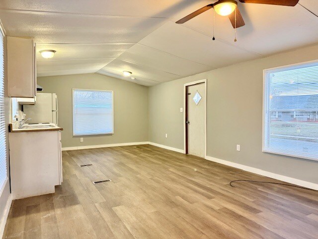 Foto del edificio - 203 W Conyers Ave