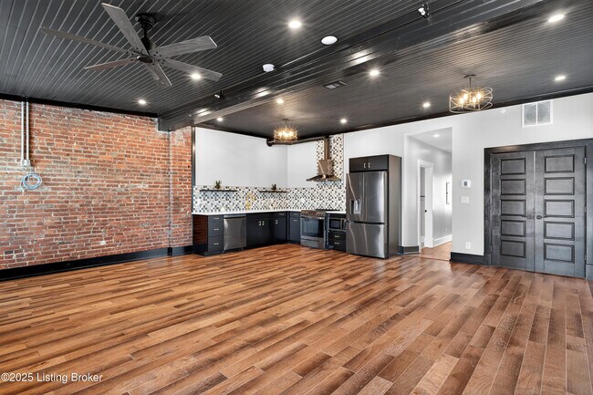 Foto del edificio - 1529 W Market St