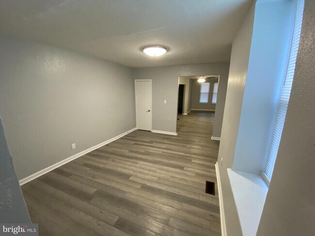 Foto del edificio - 4534 Wayne Ave