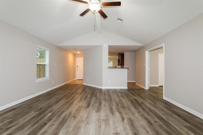 Building Photo - 27049 Leonardo Dr