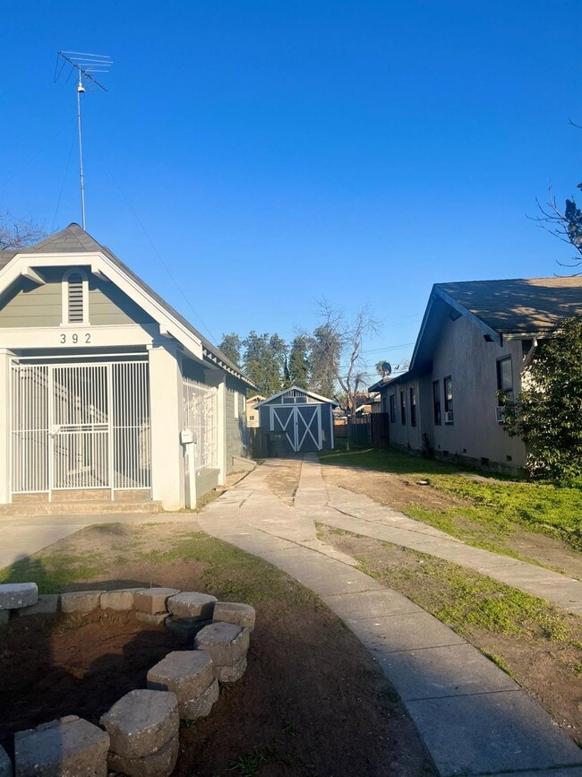 Building Photo - 392 N Ferger Ave