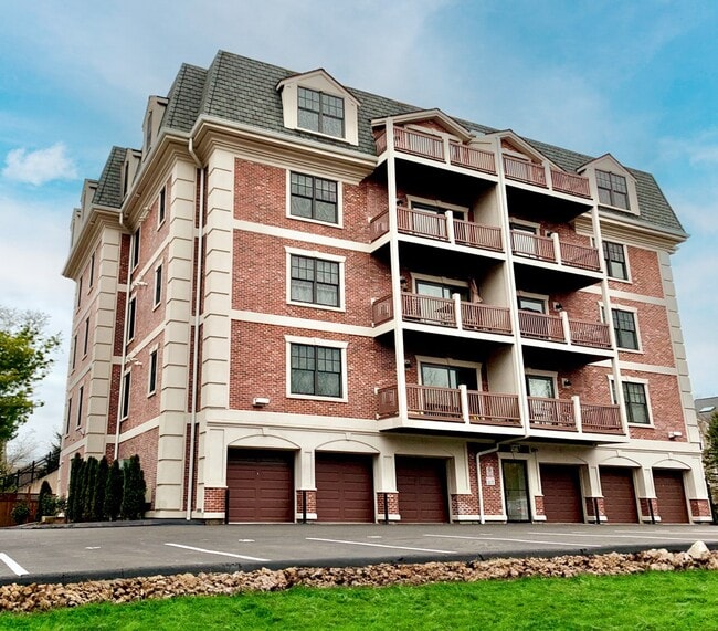Building Photo - 21 Seir Hill Rd