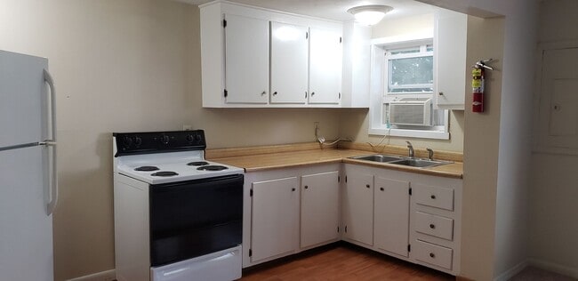 Building Photo - 329MYRTLESTR