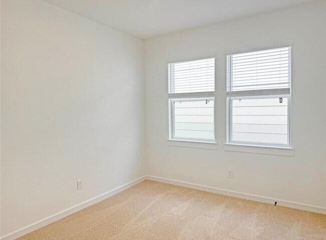 Foto del edificio - 2213 Via Laura Ln