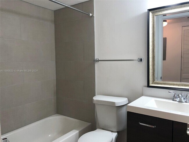 Foto del edificio - 700 NW 103rd Terrace