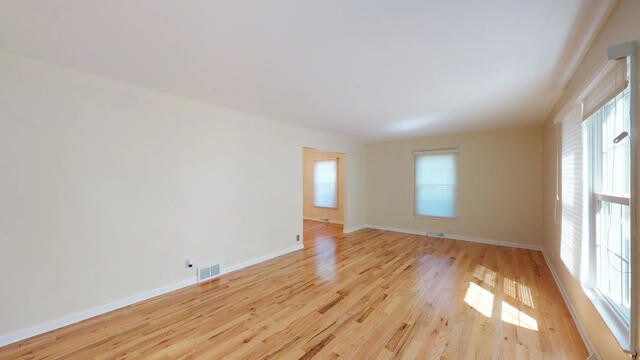 Building Photo - 823 W Exner Ct