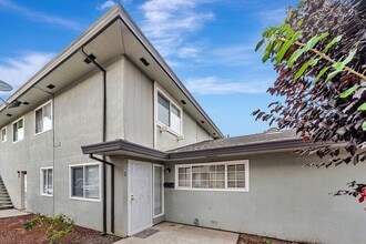 Building Photo - 1359 Shawn Dr