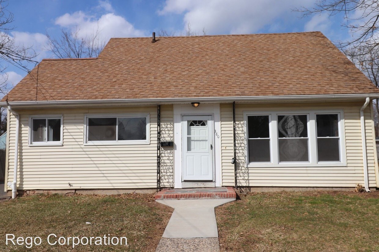 Primary Photo - 3 br, 2 bath House - 380 Holcomb St