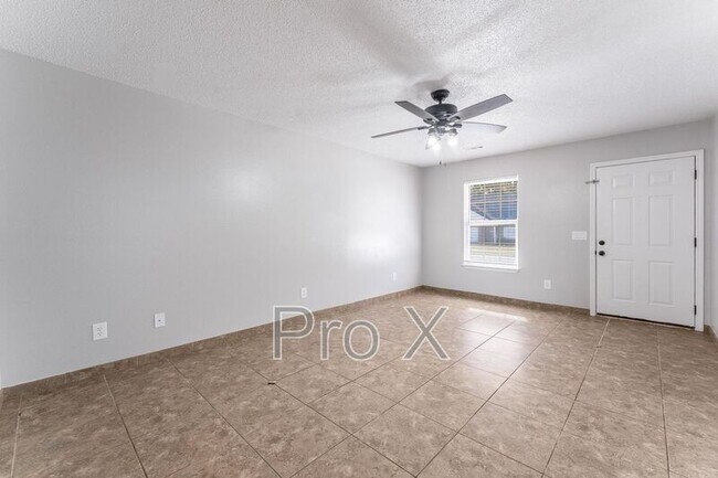 Foto del edificio - 3300 SW Landau Ct