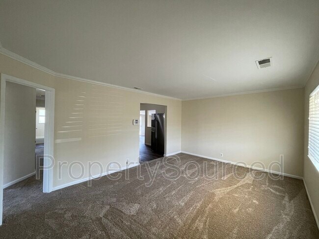 Foto del edificio - 588 Mulberry Cir