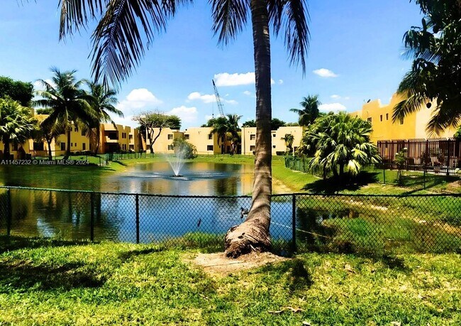 Foto del edificio - 530 NW 114th Ave