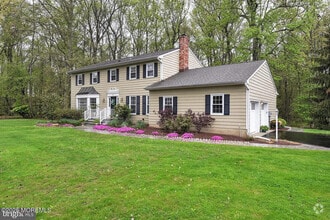 Building Photo - 19 Monterey Dr