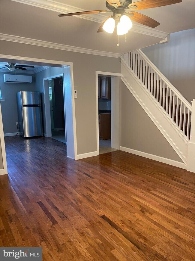 Building Photo - 1110 Bonaparte Ave