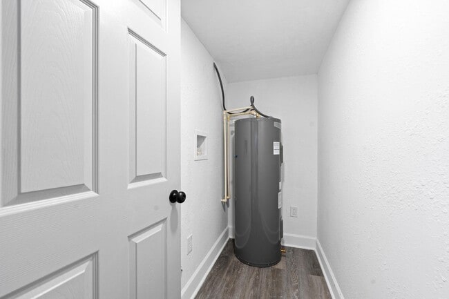 Building Photo - 9604 N 18th St