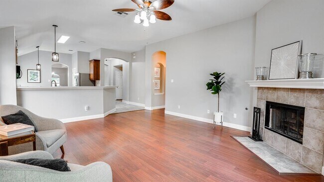 Foto del edificio - 725 Crane Canyon Pl