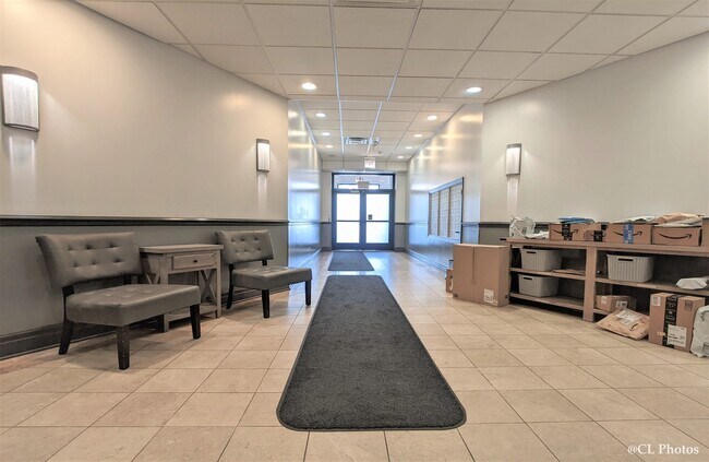 Foto del edificio - 3125 W Fullerton Ave